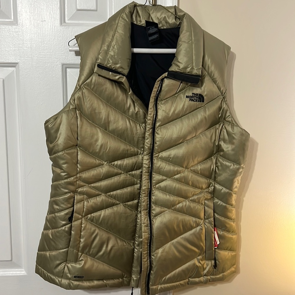 XL NWT Women’s North Face Vest